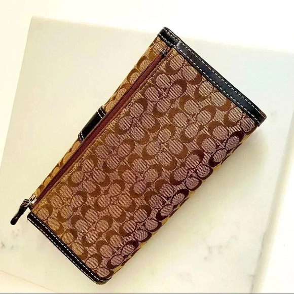 Coach Signature Large Envelope Wallet - Picture 9 of 11